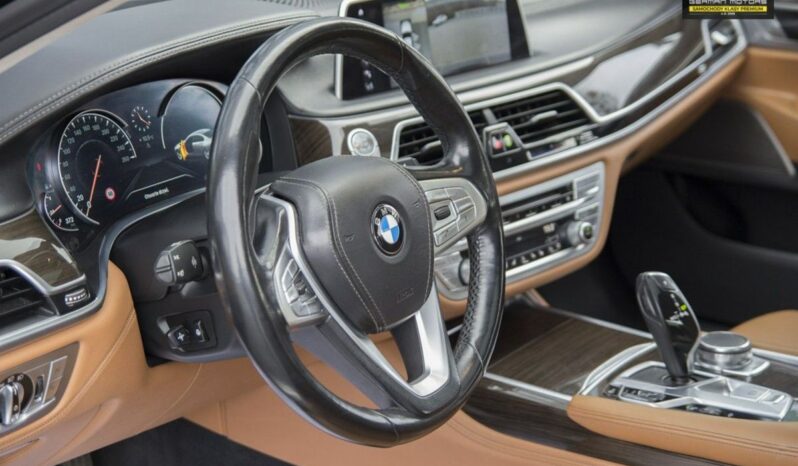 BMW Seria 7 | 4×4 (stały) | Automatyczna | 320 KM | Inny kolor full