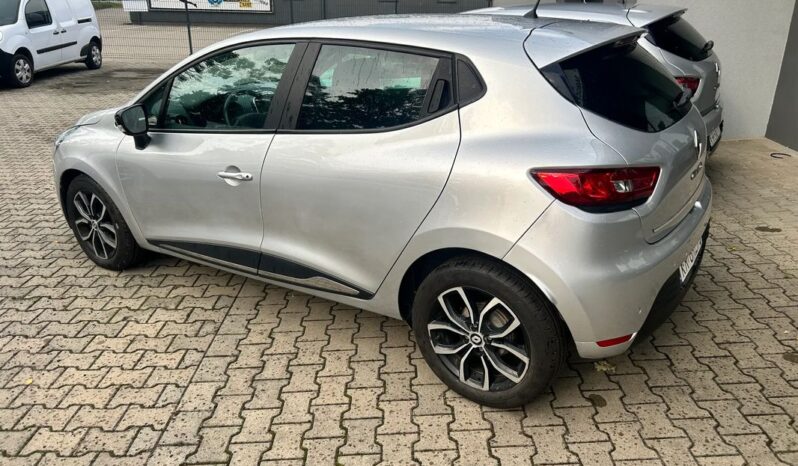 RENAULT Clio  | FWD (przód) | Manualna | 90 KM | Srebrny full