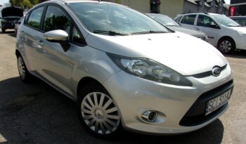 FORD Fiesta  | FWD (przód) | Manualna | 82|82 KM | Srebrny full