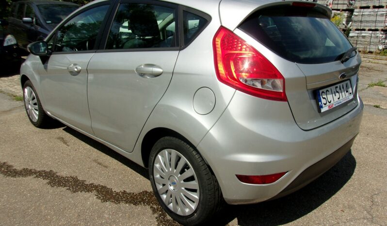 FORD Fiesta  | FWD (przód) | Manualna | 82|82 KM | Srebrny full