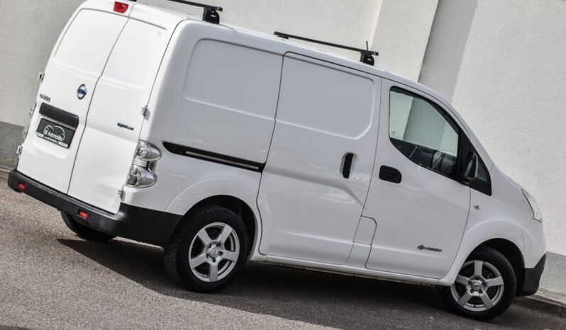 NISSAN NV200 |  | Automatyczna | 109 KM | Biały full