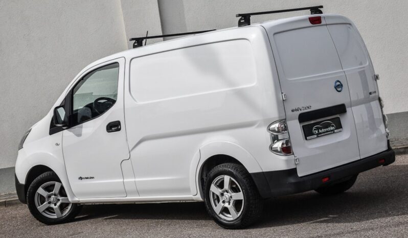 NISSAN NV200 |  | Automatyczna | 109 KM | Biały full