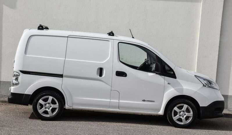 NISSAN NV200 |  | Automatyczna | 109 KM | Biały full