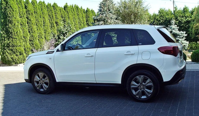 SUZUKI   Vitara     129 KM    Manualna    FWD (przód)    Biały full