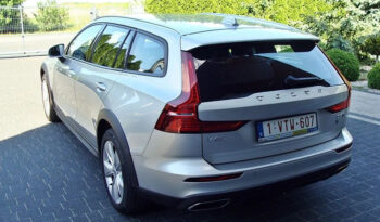 VOLVO   V60 Cross Country    150 KM    Automatyczna    4×4 (doł. automatycznie)    Srebrny full