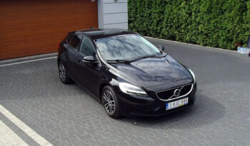 VOLVO   V40     152 KM    Manualna    FWD (przód)    Czarny full