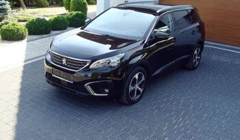 PEUGEOT   5008     120 KM    Automatyczna    FWD (przód)    Czarny full