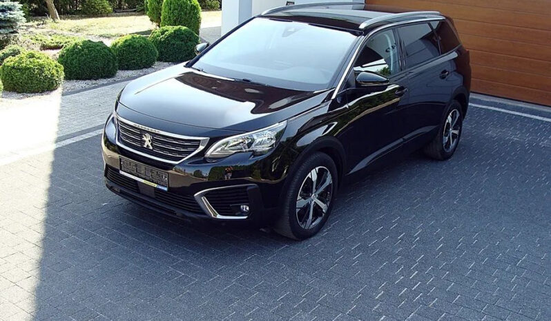 PEUGEOT   5008     120 KM    Automatyczna    FWD (przód)    Czarny full