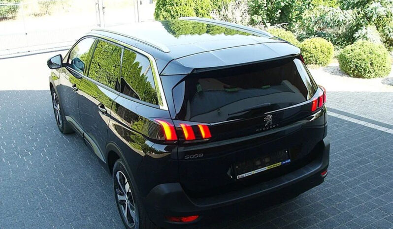 PEUGEOT   5008     120 KM    Automatyczna    FWD (przód)    Czarny full