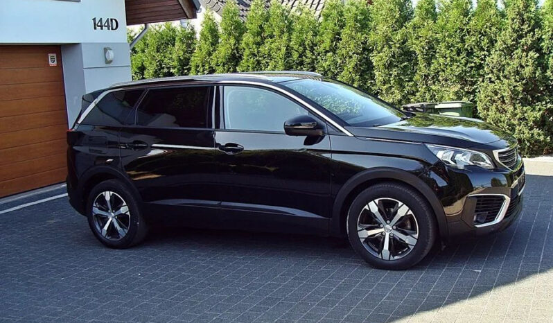 PEUGEOT   5008     120 KM    Automatyczna    FWD (przód)    Czarny full