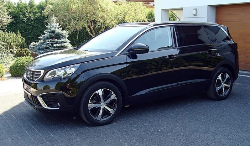 PEUGEOT   5008     120 KM    Automatyczna    FWD (przód)    Czarny full