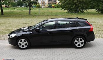 VOLVO V60  | FWD (przód) | Manualna | 136 KM | Czarny full