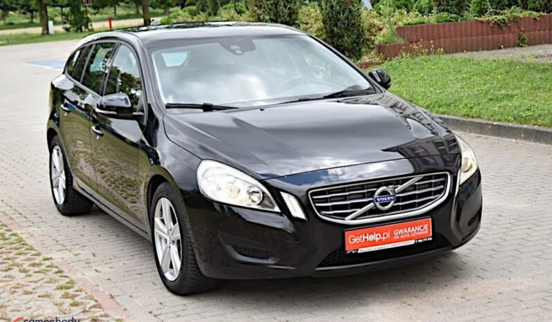 VOLVO V60  | FWD (przód) | Manualna | 136 KM | Czarny full