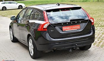 VOLVO V60  | FWD (przód) | Manualna | 136 KM | Czarny full