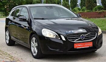 VOLVO V60  | FWD (przód) | Manualna | 136 KM | Czarny full