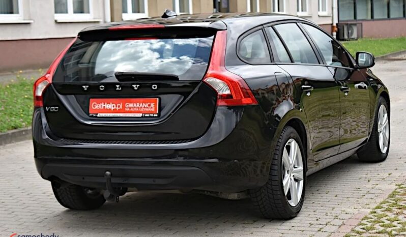 VOLVO V60  | FWD (przód) | Manualna | 136 KM | Czarny full