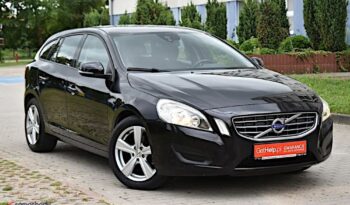 VOLVO V60  | FWD (przód) | Manualna | 136 KM | Czarny full