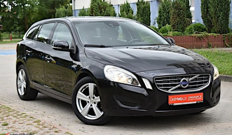 VOLVO V60  | FWD (przód) | Manualna | 136 KM | Czarny full