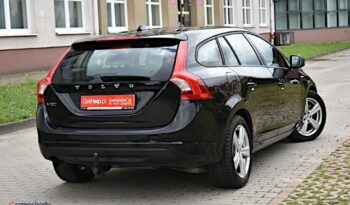 VOLVO V60  | FWD (przód) | Manualna | 136 KM | Czarny full