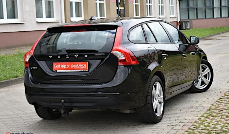 VOLVO V60  | FWD (przód) | Manualna | 136 KM | Czarny full