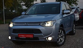 MITSUBISHI Outlander  | 4×4 (doł. automatycznie) | Automatyczna | 121 KM | Inny kolor full