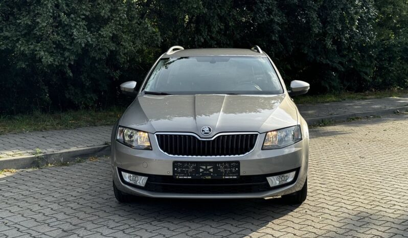 SKODA Octavia  | FWD (przód) | Automatyczna | 105 KM | Beżowy full