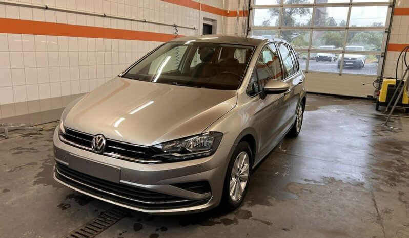 VOLKSWAGEN Golf Sportsvan  | FWD (przód) | Manualna | 131 KM | Srebrny full