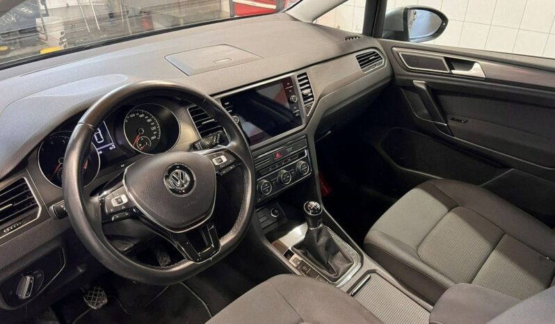 VOLKSWAGEN Golf Sportsvan  | FWD (przód) | Manualna | 131 KM | Srebrny full