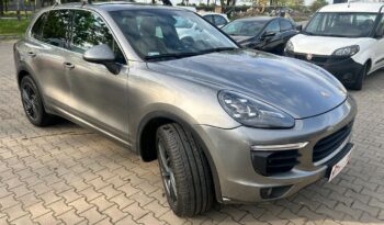 Porsche Cayenne | 4×4 (stały) | Automatyczna | 300 KM | Szary full