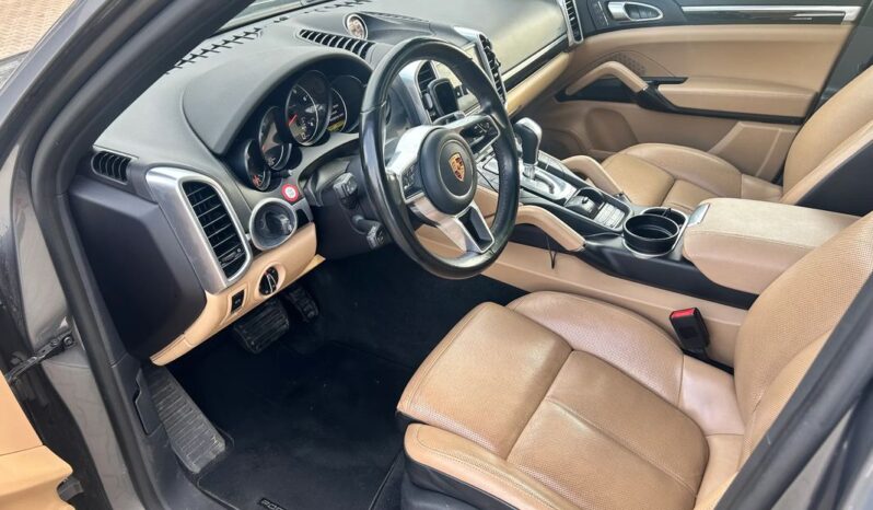 Porsche Cayenne | 4×4 (stały) | Automatyczna | 300 KM | Szary full