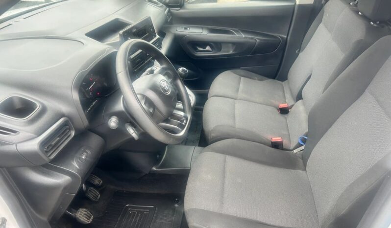 TOYOTA ProAce |  | Manualna | 102 KM | Biały full