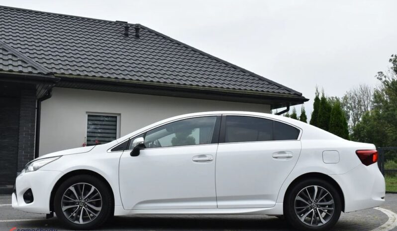 TOYOTA   Avensis     147 KM    Automatyczna    FWD (przód)    Biały full