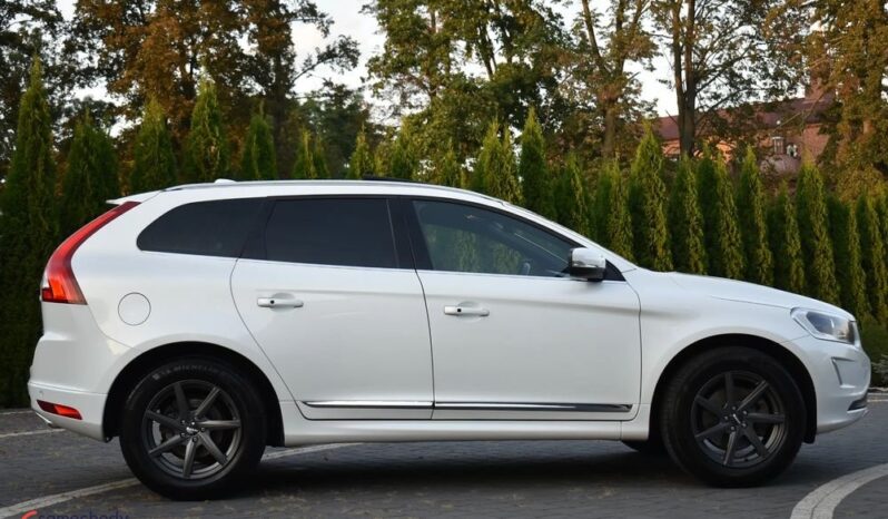 VOLVO   XC 60    163 KM    Manualna    4×4 (doł. automatycznie)    Biały full