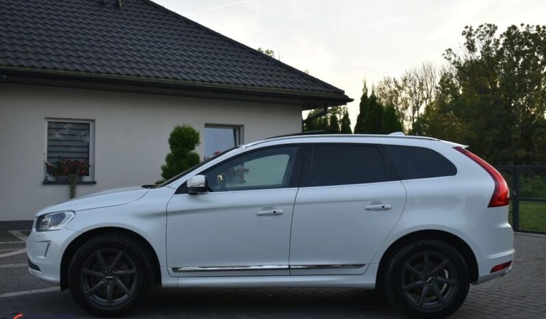 VOLVO   XC 60    163 KM    Manualna    4×4 (doł. automatycznie)    Biały full