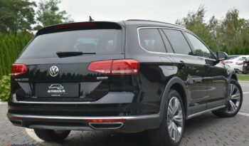 VOLKSWAGEN   Passat     220 KM    Automatyczna    4×4 (stały)    Czarny full