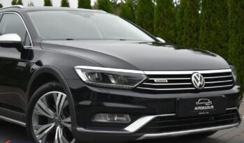 VOLKSWAGEN   Passat     220 KM    Automatyczna    4×4 (stały)    Czarny full