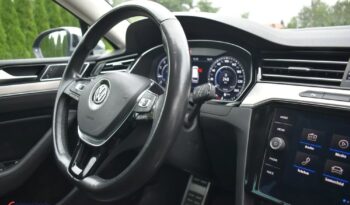 VOLKSWAGEN   Passat     220 KM    Automatyczna    4×4 (stały)    Czarny full