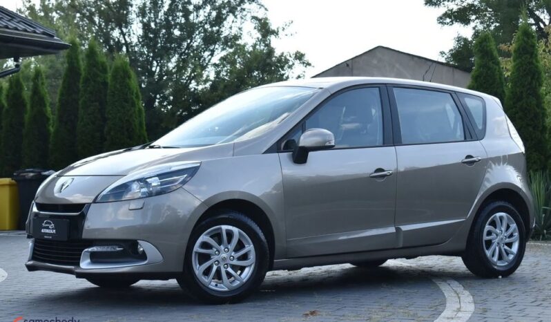 RENAULT   Scenic     110 KM    Manualna    FWD (przód)    Brązowy full