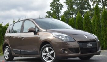 RENAULT   Scenic     110 KM    Manualna    FWD (przód)    Brązowy full