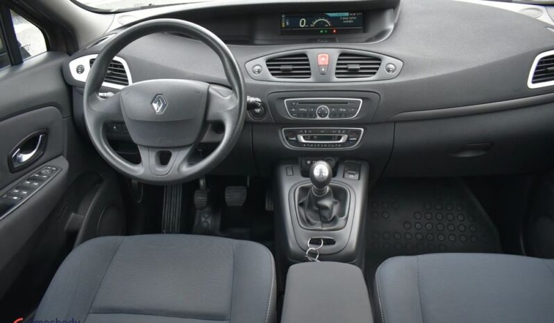 RENAULT   Scenic     110 KM    Manualna    FWD (przód)    Brązowy full