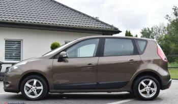 RENAULT   Scenic     110 KM    Manualna    FWD (przód)    Brązowy full