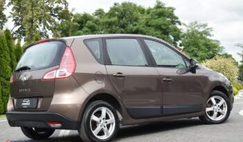 RENAULT   Scenic     110 KM    Manualna    FWD (przód)    Brązowy full