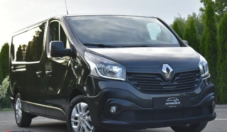 RENAULT   Trafic     120 KM    Manualna    FWD (przód)    Czarny full