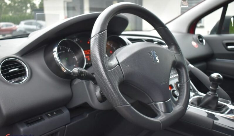 PEUGEOT   3008     112 KM    Manualna    FWD (przód)    Bordowy full