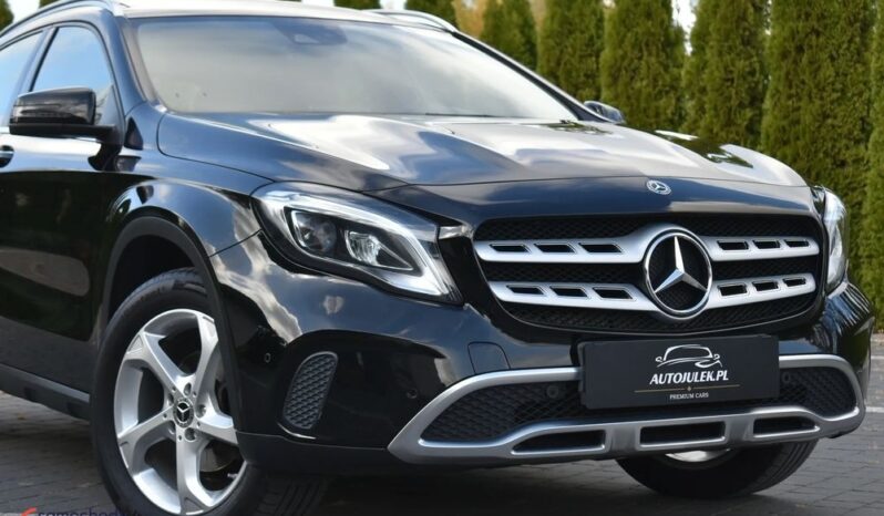 MERCEDES-BENZ   GLA     156 KM    Manualna    FWD (przód)    Czarny full