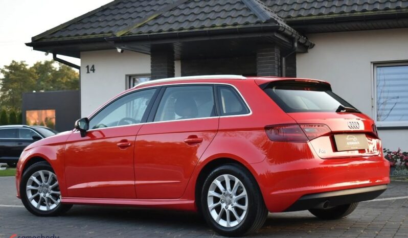 AUDI   A3     110 KM    Manualna    FWD (przód)    Czerwony full