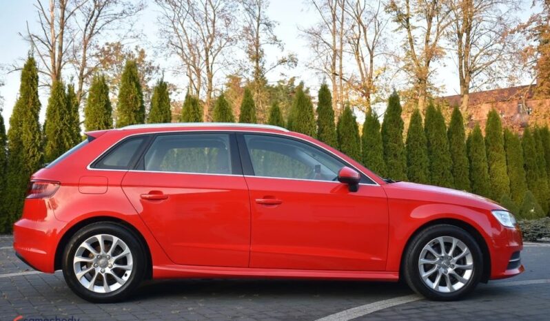 AUDI   A3     110 KM    Manualna    FWD (przód)    Czerwony full