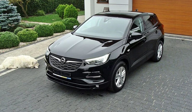 OPEL   Grandland X    130 KM    Automatyczna    FWD (przód)    Czarny full