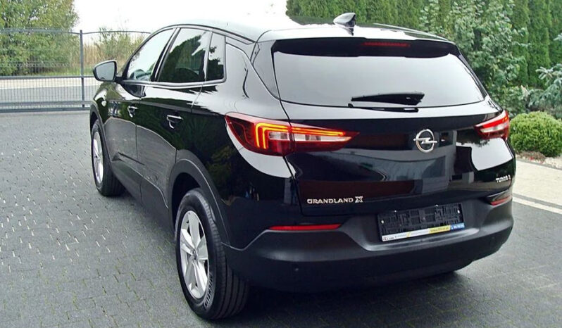 OPEL   Grandland X    130 KM    Automatyczna    FWD (przód)    Czarny full