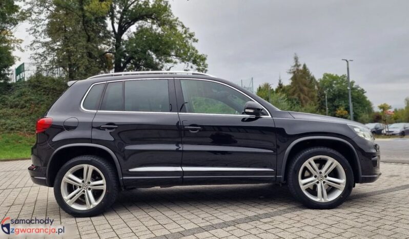 VOLKSWAGEN Tiguan  | 4×4 (doł. automatycznie) | Manualna | 150 KM | Czarny full